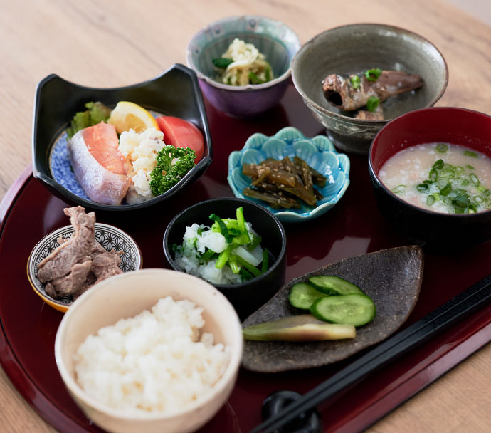 毎日選べる、日替わりメイン2種